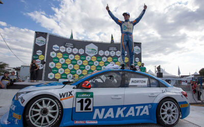 Piloto da Onze Motorsports, patrocinada pela Nakata, sobe ao pódio duas vezes e vence as duas provas da quarta etapa do Campeonato Brasileiro de Marcas