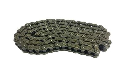 Lubrificação adequada da corrente da moto evita desgaste prematuro de peças e garante segurança do motociclista