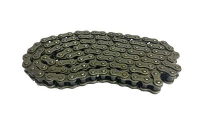 Lubrificação adequada da corrente da moto evita desgaste prematuro de peças e garante segurança do motociclista