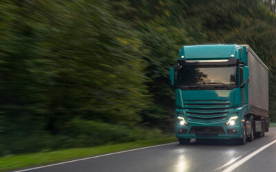 Rodar com sobrecarga no caminhão compromete a vida útil do veículo e a segurança viária